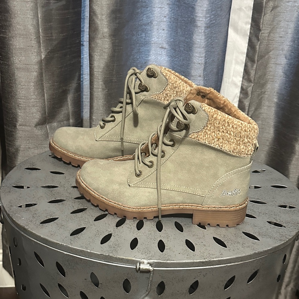 Blowfish Tan and Cream Lace Up Combat Boots
